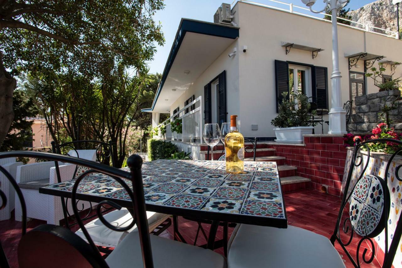 Villa Aurora Mondello Addaura Exterior photo